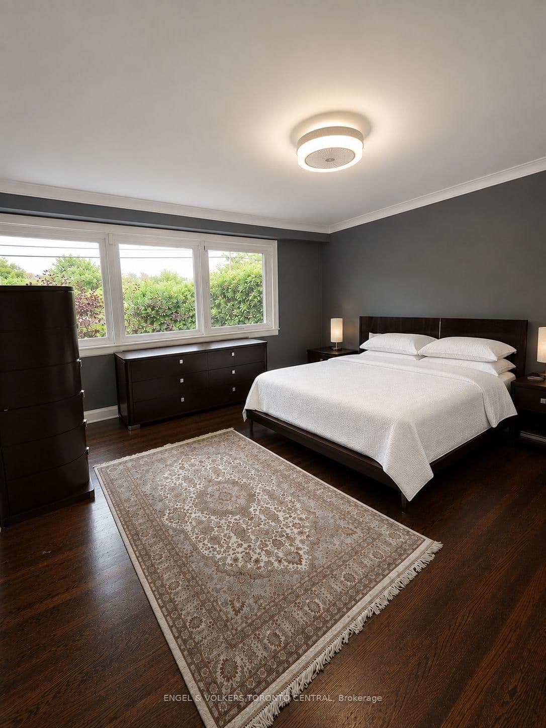 2424 Bayview Avenue thumbnail 15