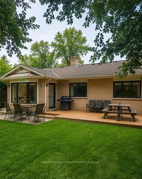 2424 Bayview Avenue thumbnail 21