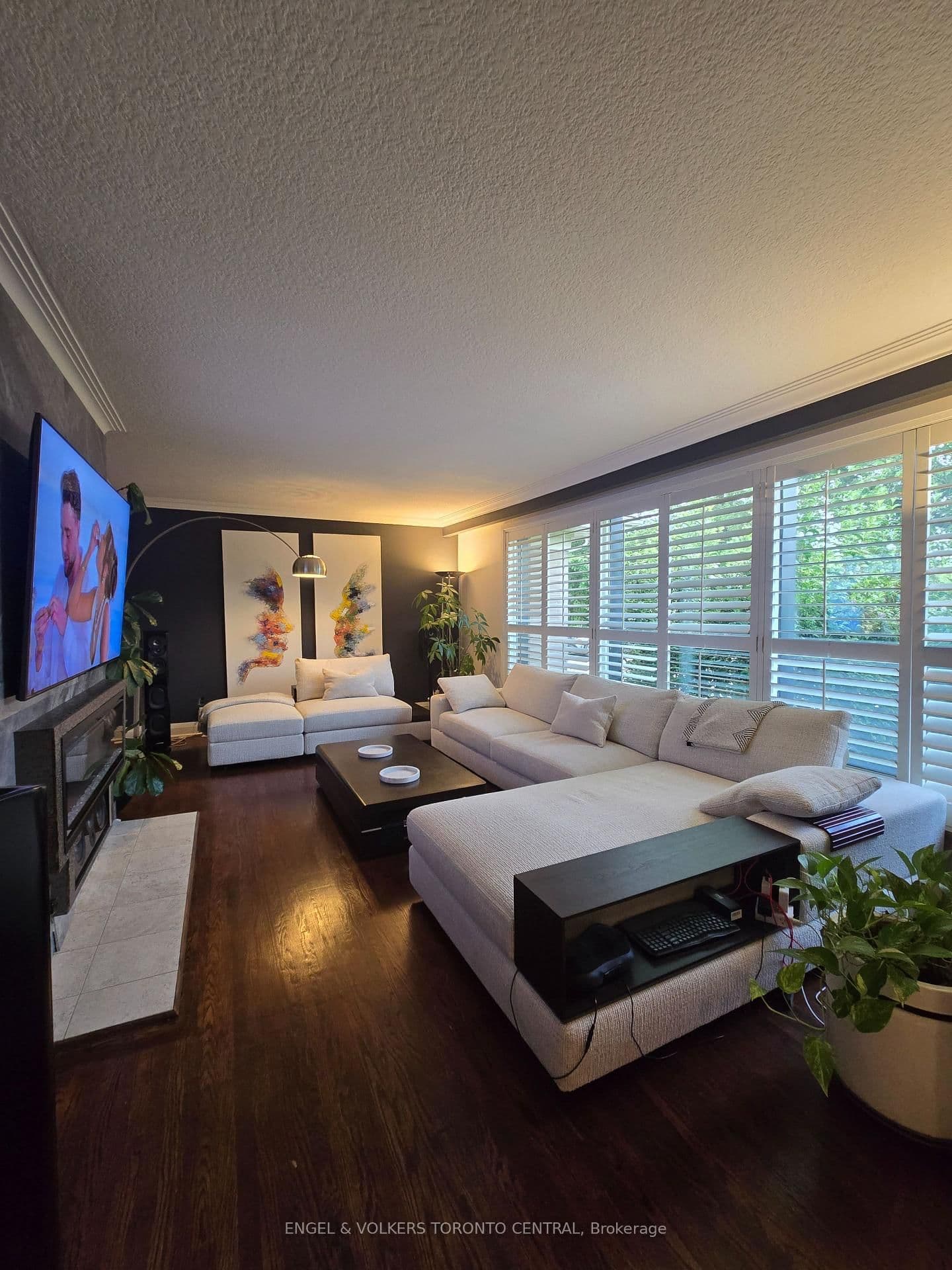 2424 Bayview Avenue thumbnail 8
