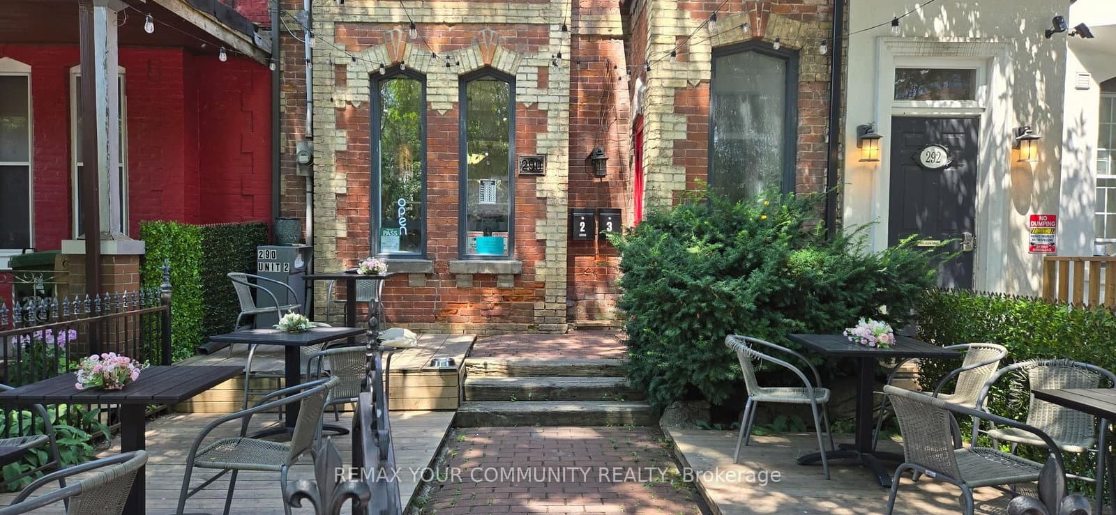 290 Gerrard Street E thumbnail 3