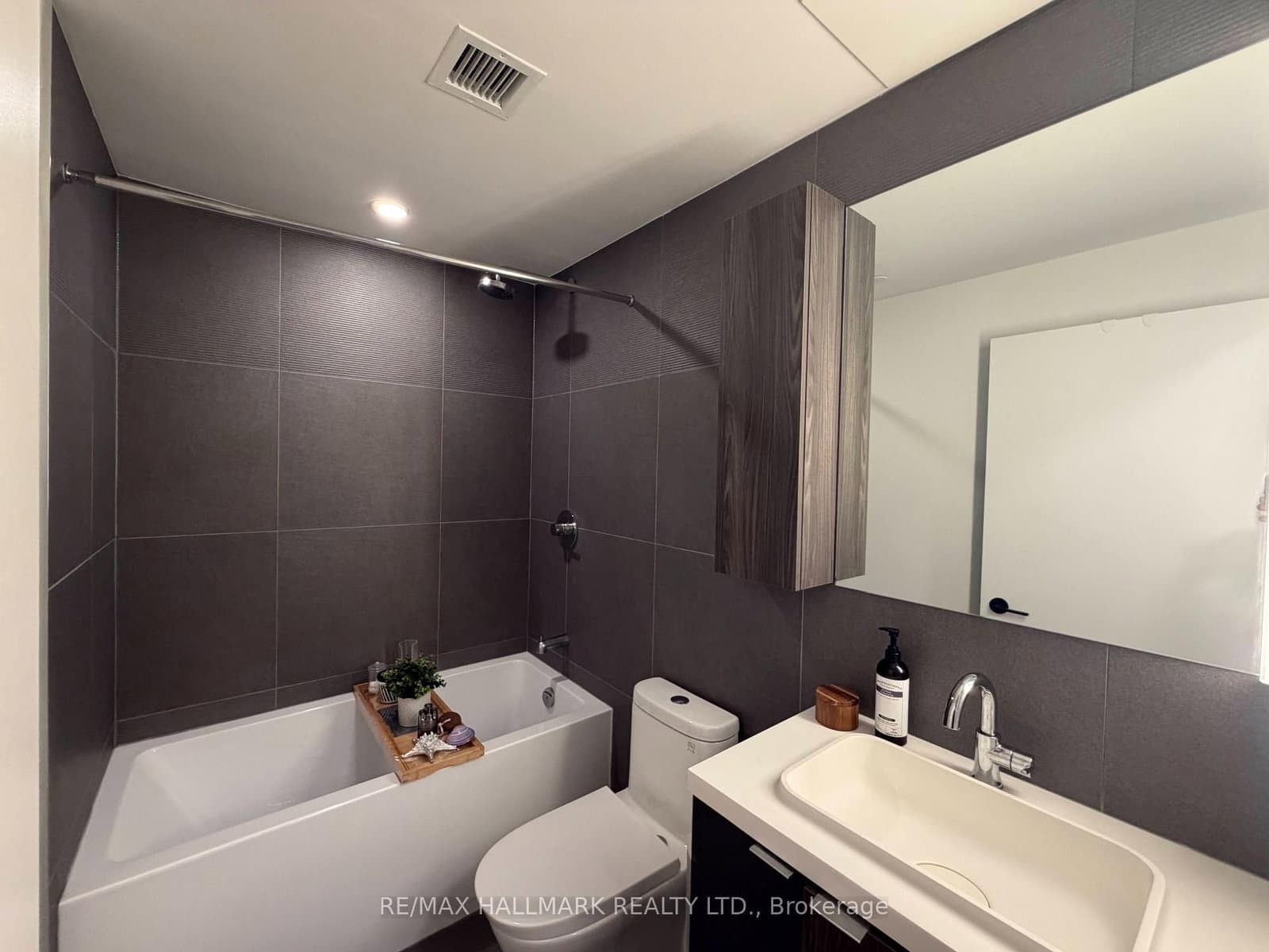 35 Mercer Street, Unit 2014 thumbnail 17