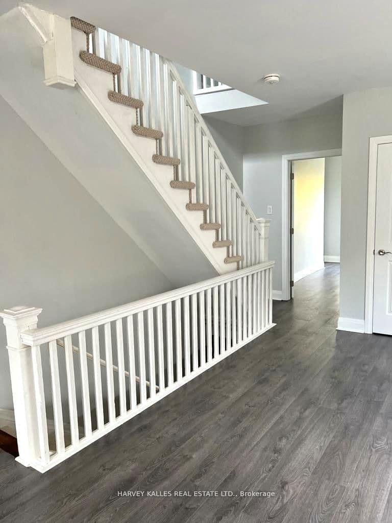 202 Major Street, Unit Upper thumbnail 9