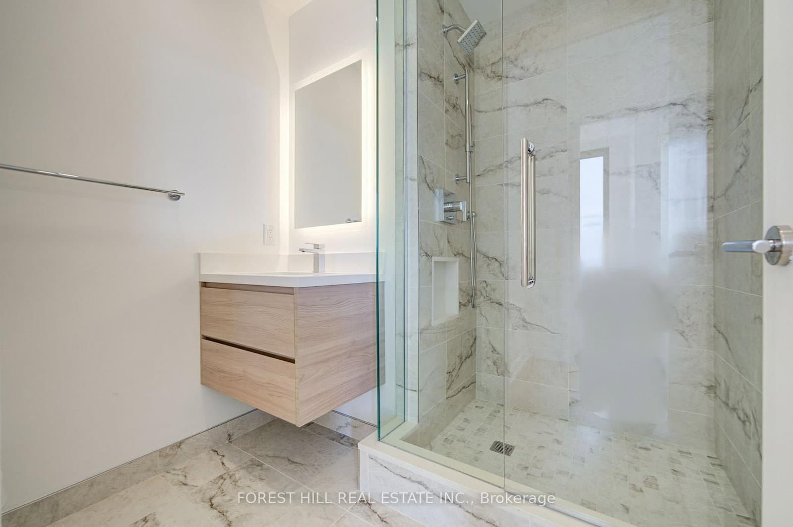 1315 Bay Street, Unit 2302 thumbnail 13