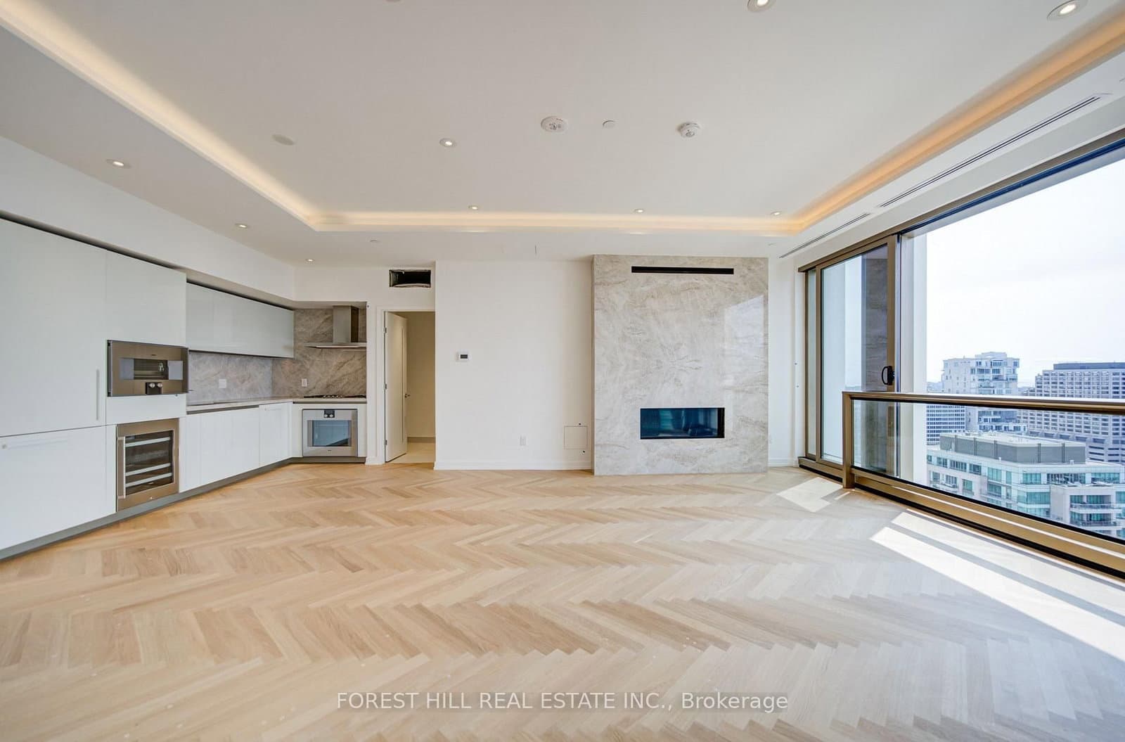 1315 Bay Street, Unit 2302 thumbnail 4