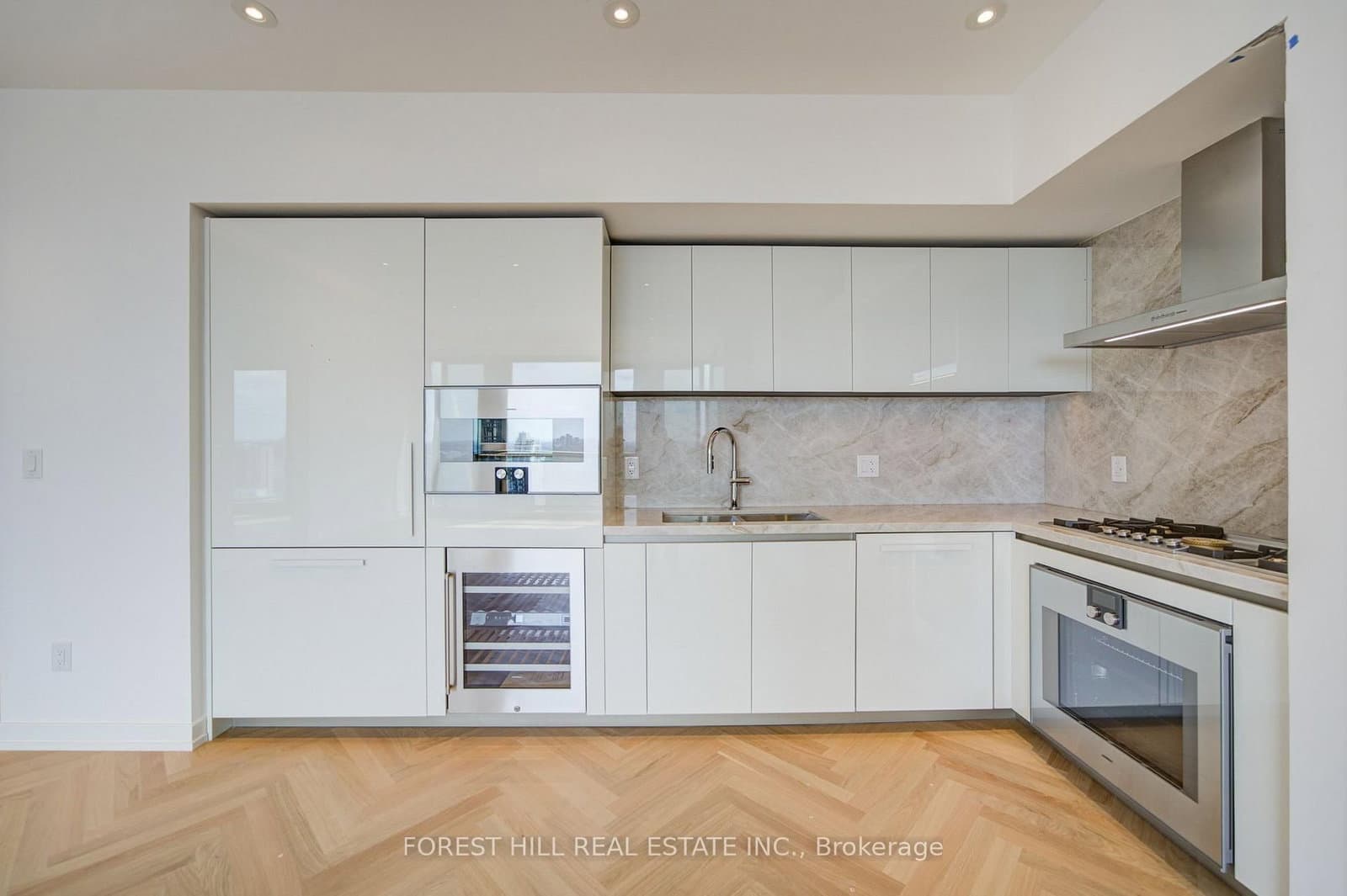 1315 Bay Street, Unit 2302 thumbnail 5