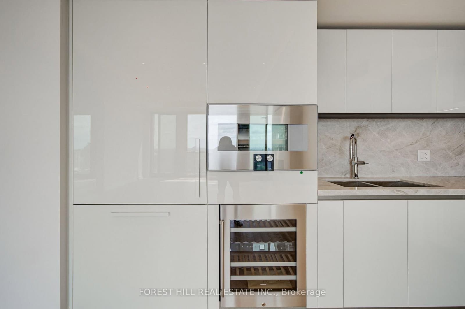 1315 Bay Street, Unit 2302 thumbnail 6