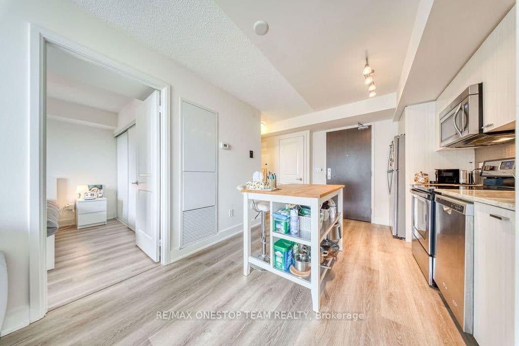 88 Sheppard Avenue E, Unit 811 thumbnail 10