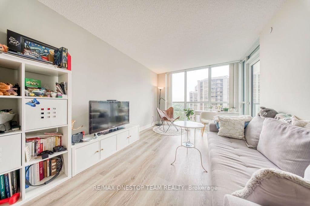 88 Sheppard Avenue E, Unit 811 thumbnail 12