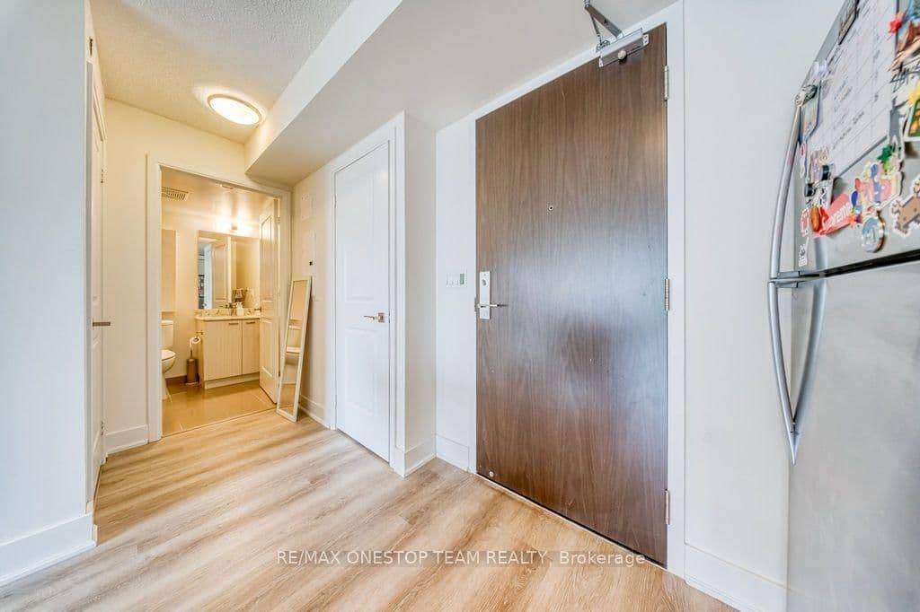 88 Sheppard Avenue E, Unit 811 thumbnail 3