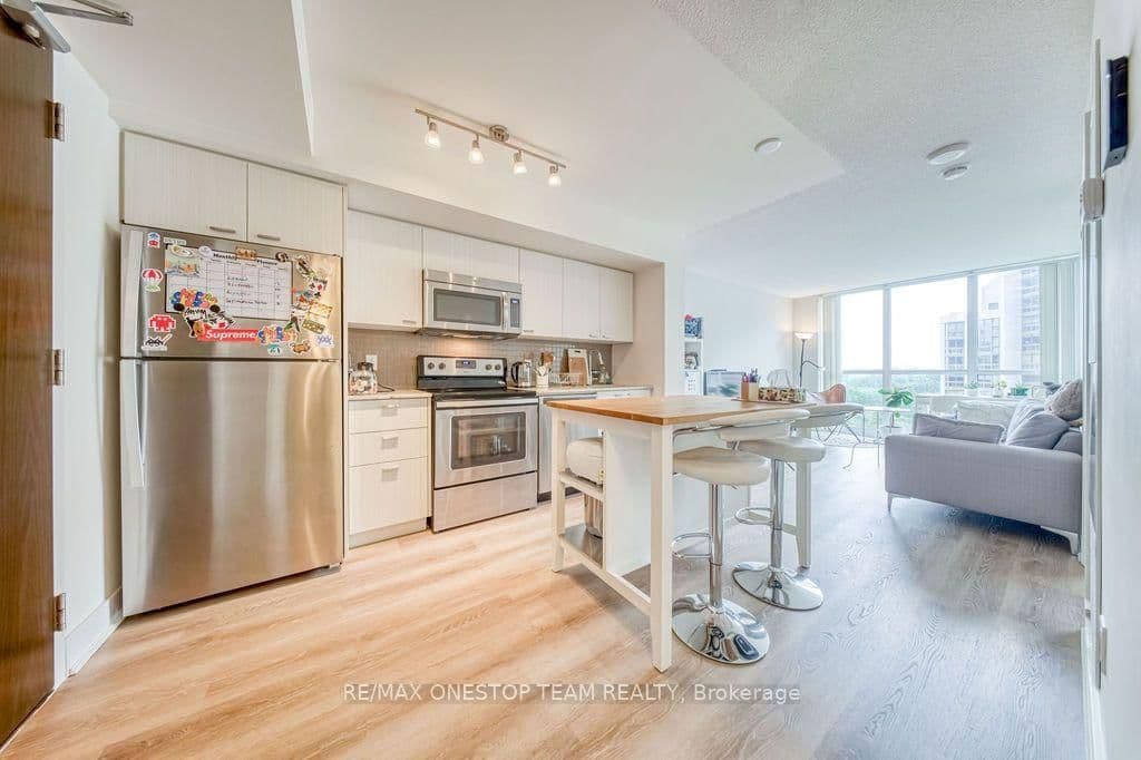 88 Sheppard Avenue E, Unit 811 thumbnail 5