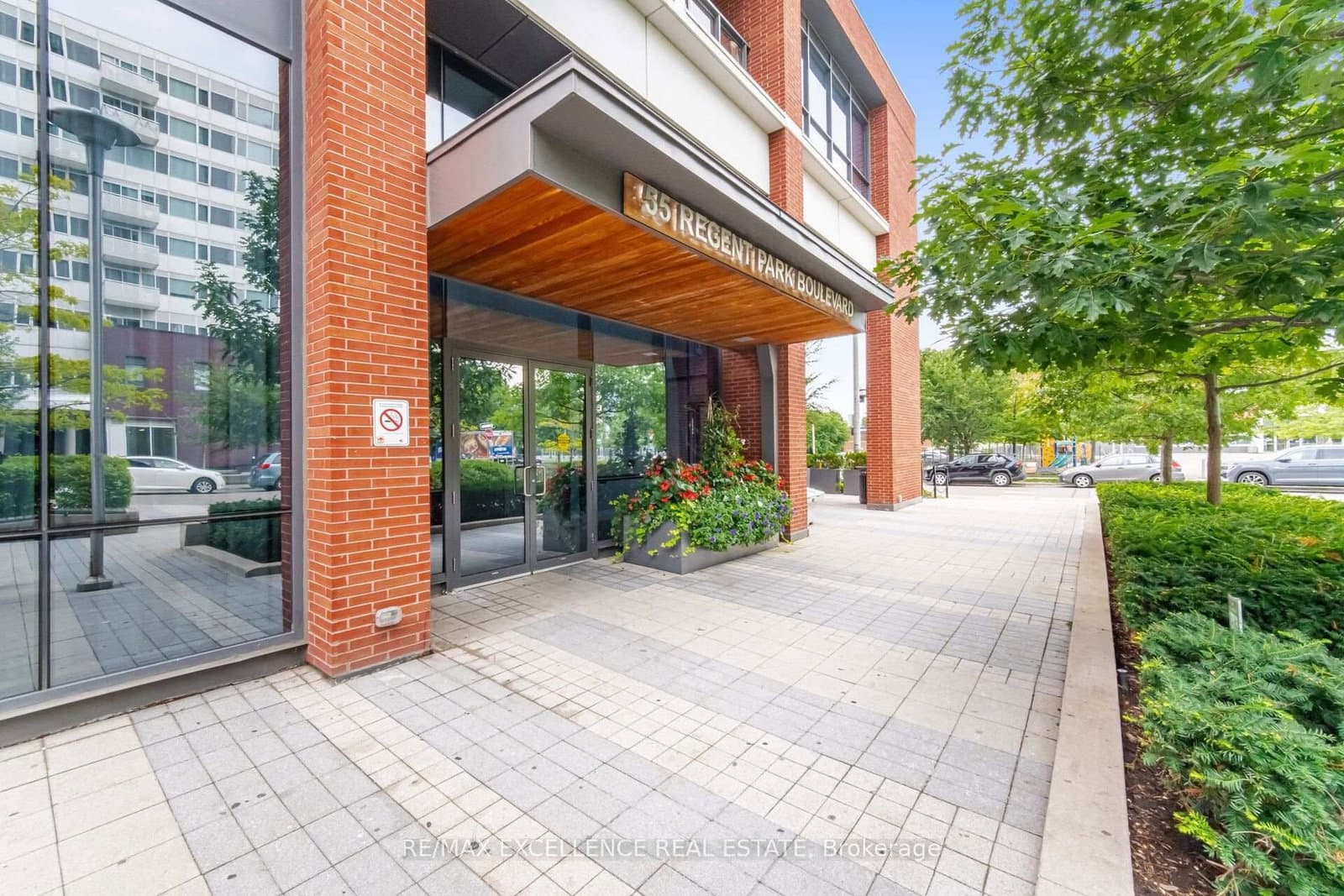 55 Regent Park Boulevard, Unit 1710 thumbnail 3