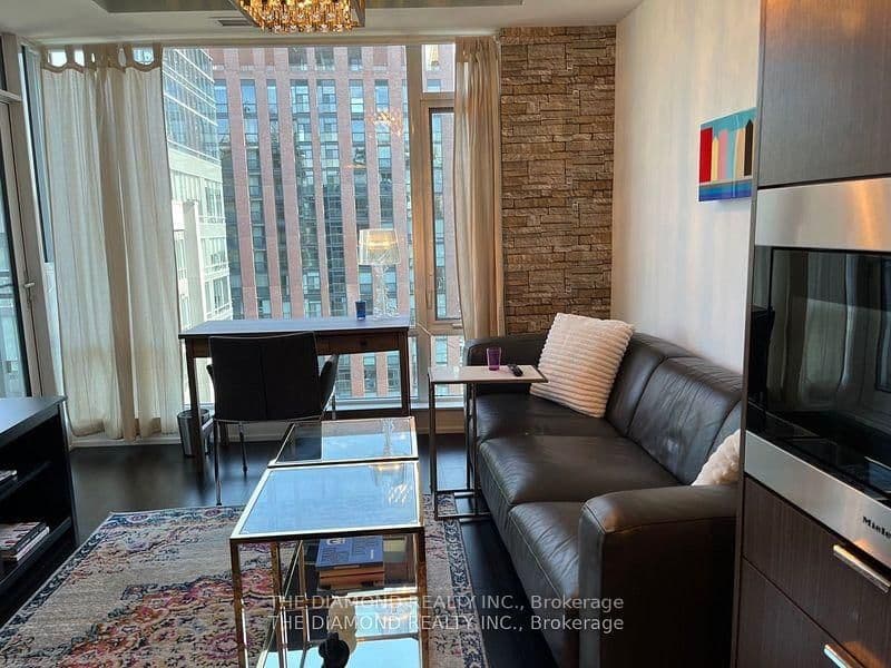 21 Widmer Street, Unit 4208 thumbnail 10