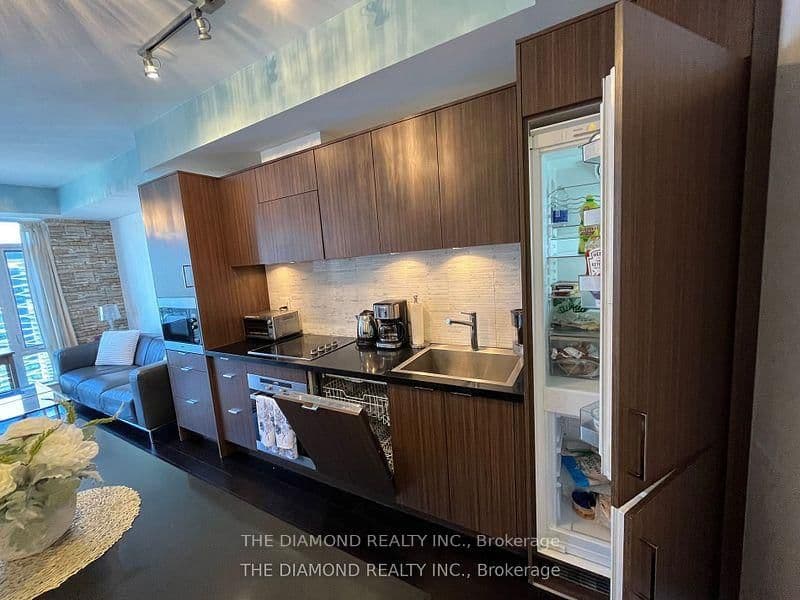 21 Widmer Street, Unit 4208 thumbnail 15