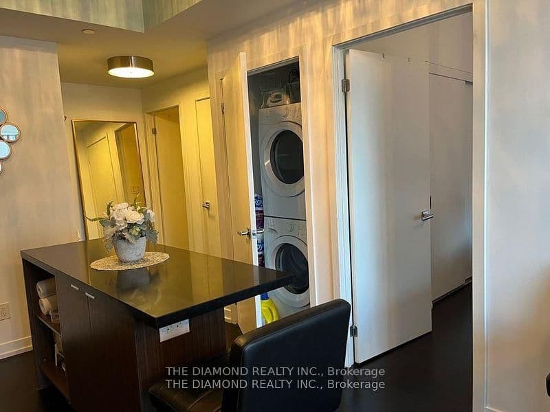 21 Widmer Street, Unit 4208 thumbnail 17