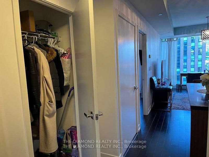 21 Widmer Street, Unit 4208 thumbnail 29