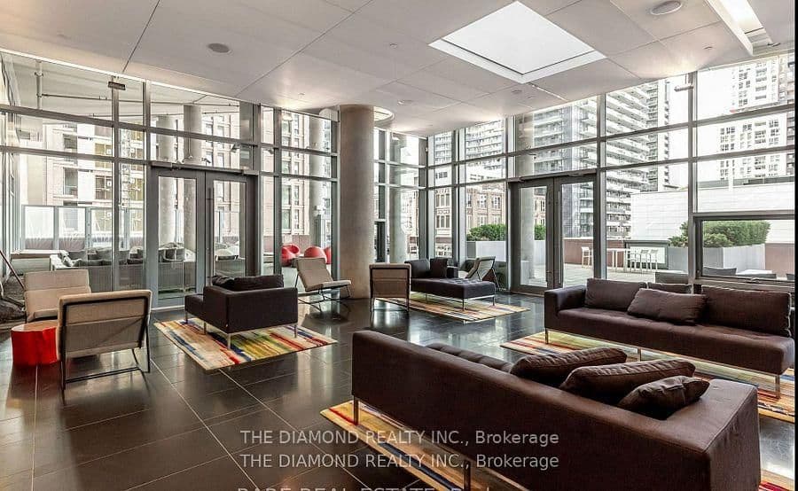 21 Widmer Street, Unit 4208 thumbnail 3