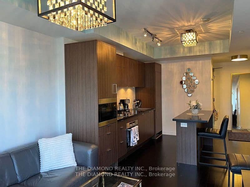 21 Widmer Street, Unit 4208 thumbnail 9