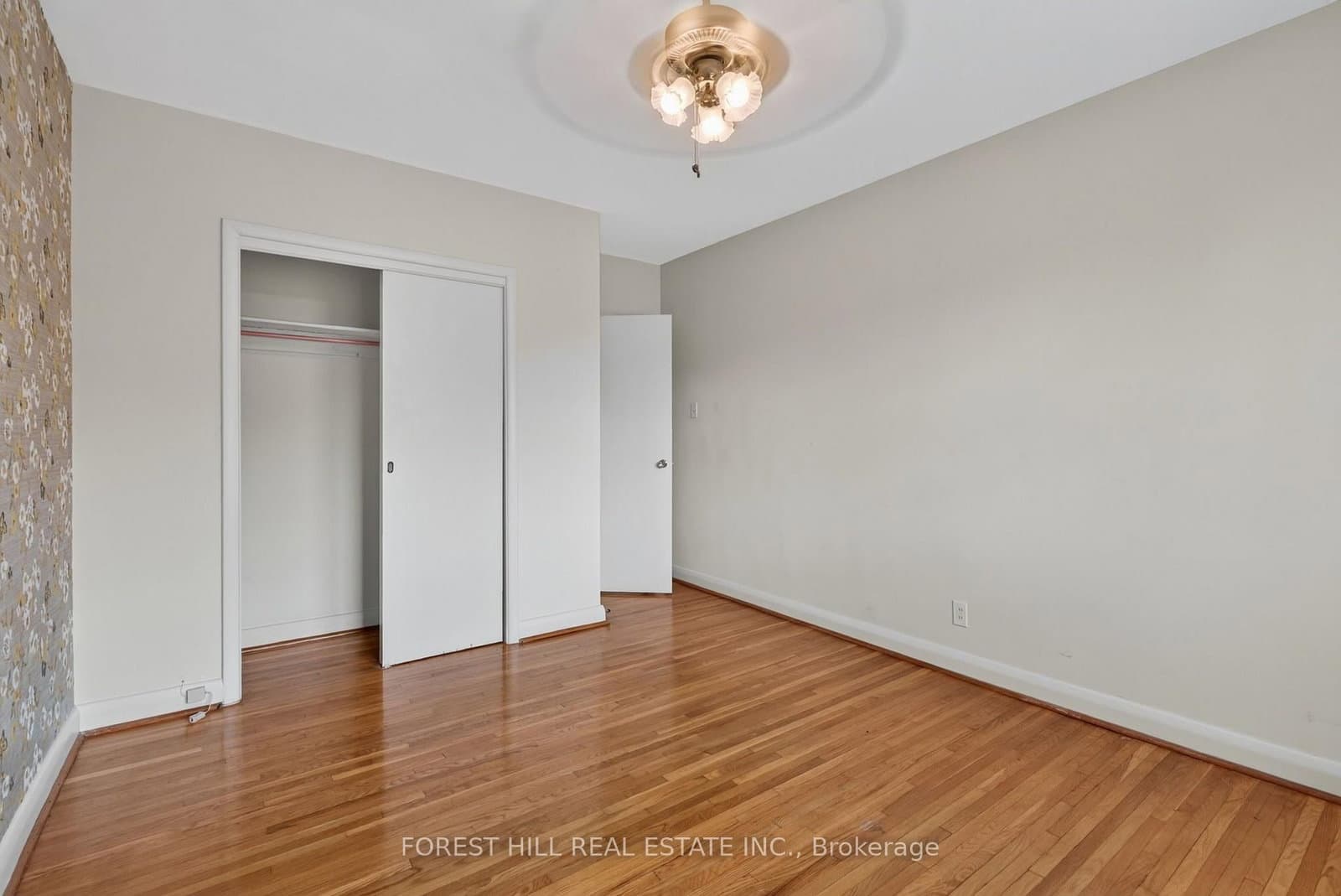 15 Robson Place thumbnail 11