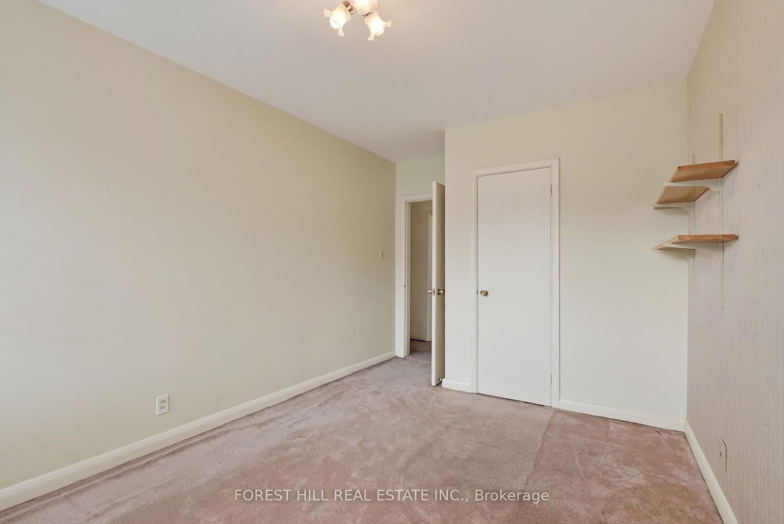 15 Robson Place thumbnail 15