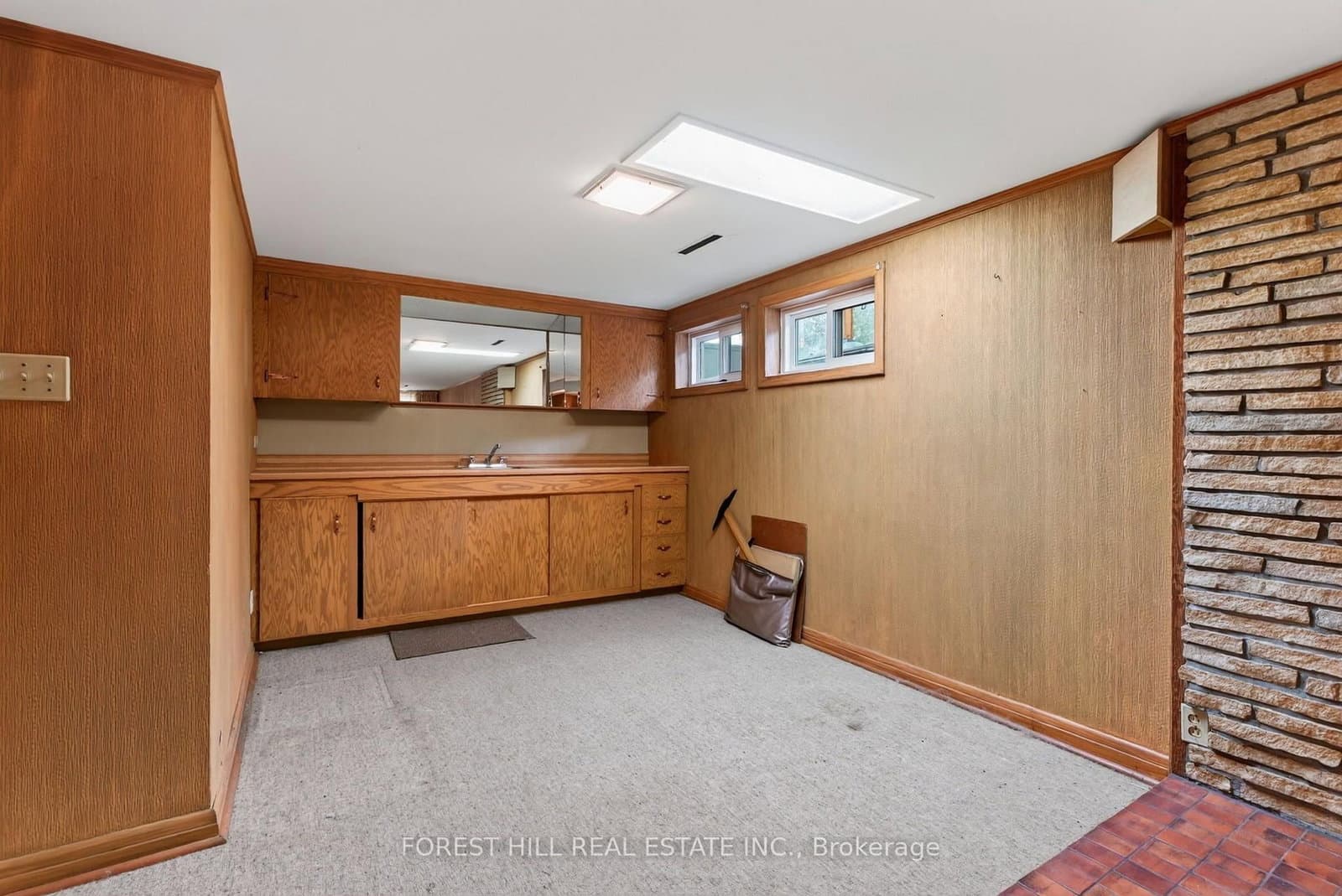 15 Robson Place thumbnail 19