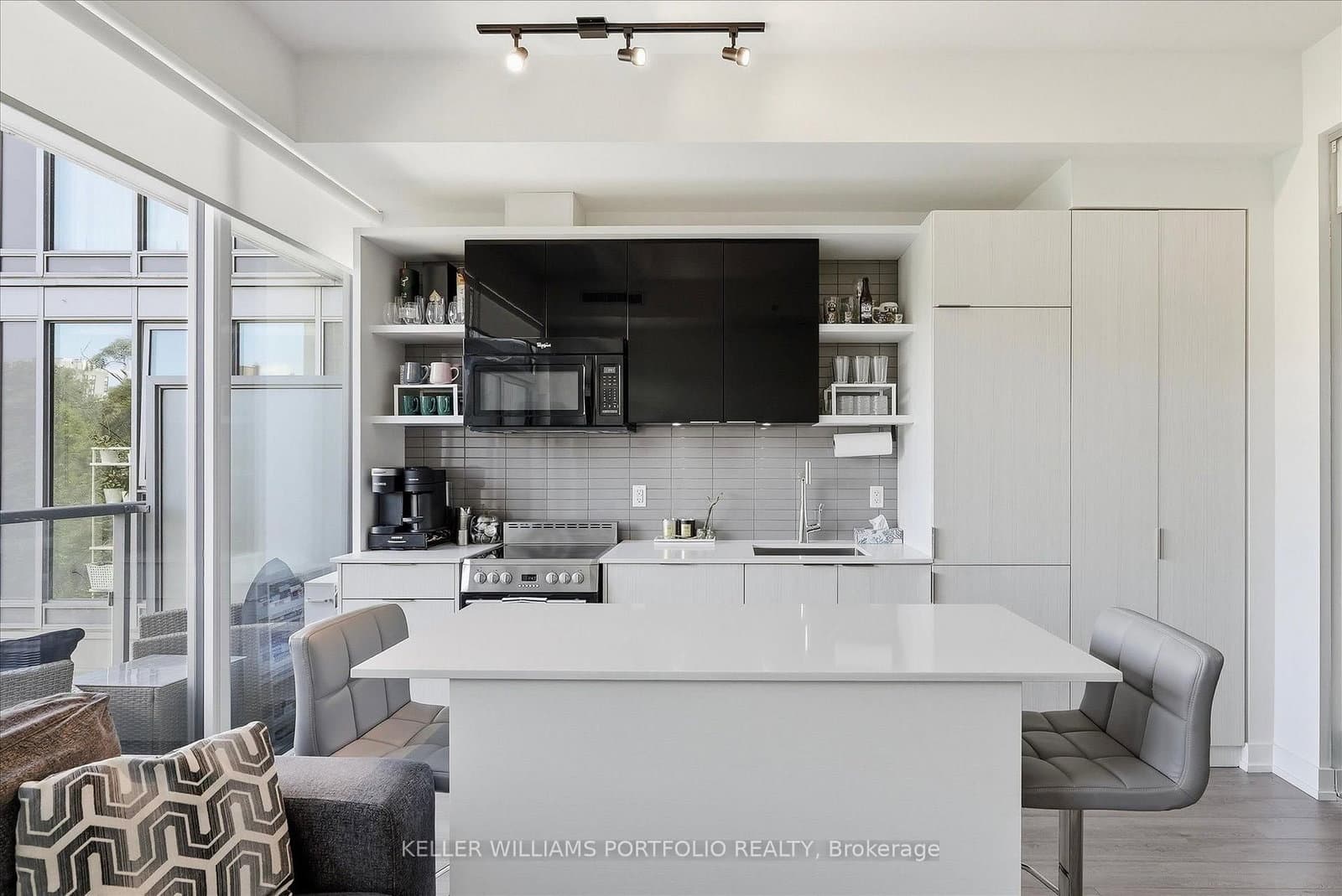 6 Parkwood Avenue, Unit 516 thumbnail 11