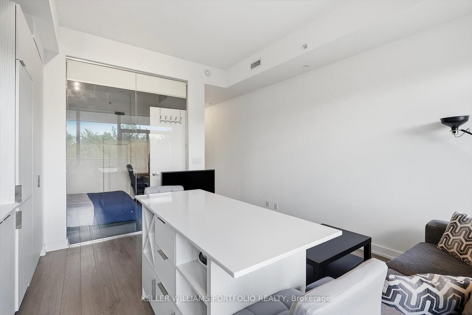 6 Parkwood Avenue, Unit 516 thumbnail 19