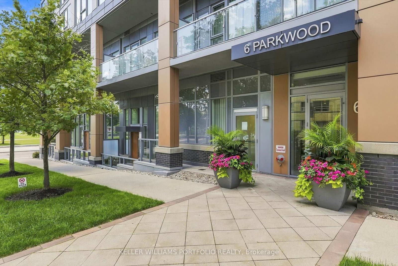 6 Parkwood Avenue, Unit 516 thumbnail 4