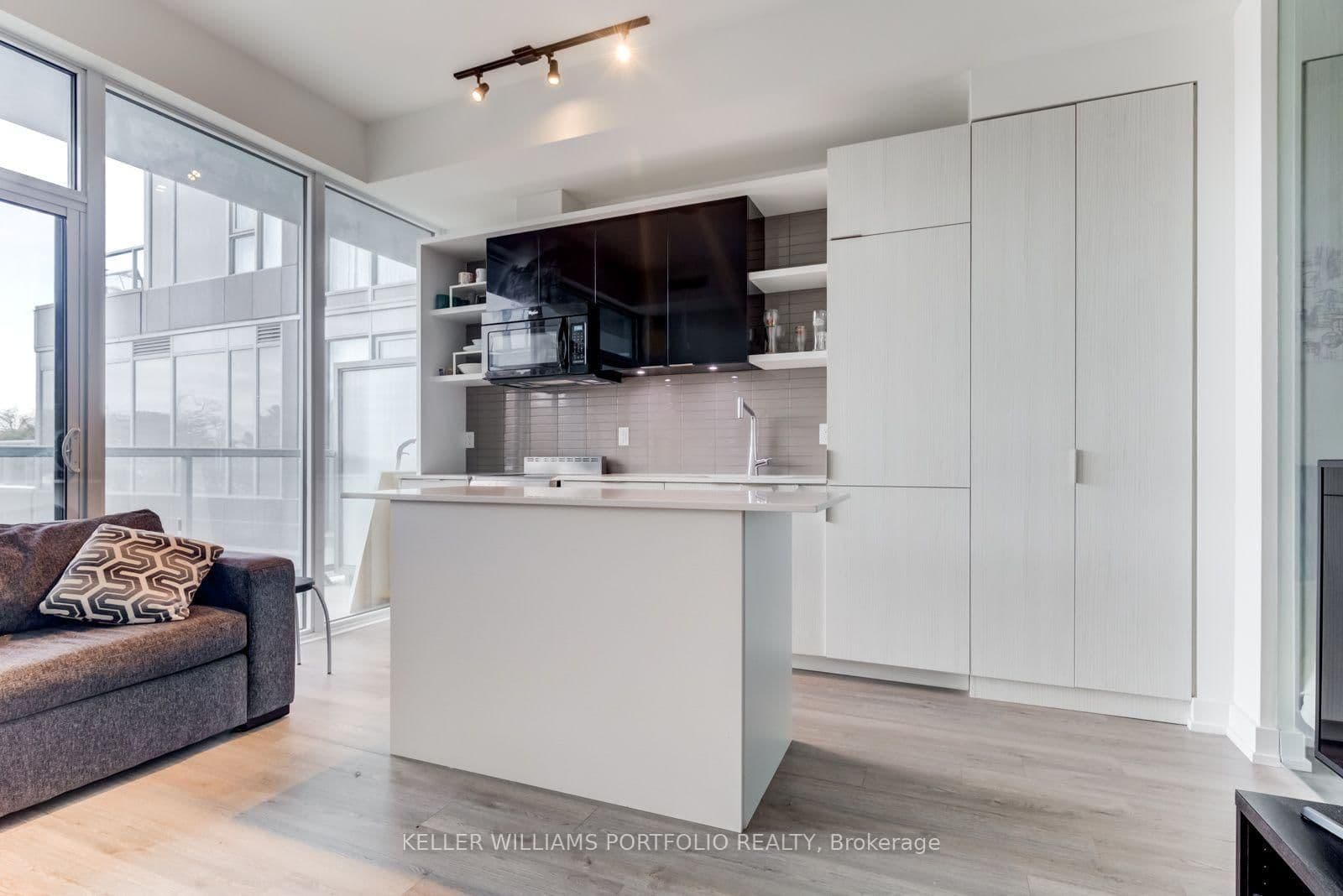 6 Parkwood Avenue, Unit 516 thumbnail 6