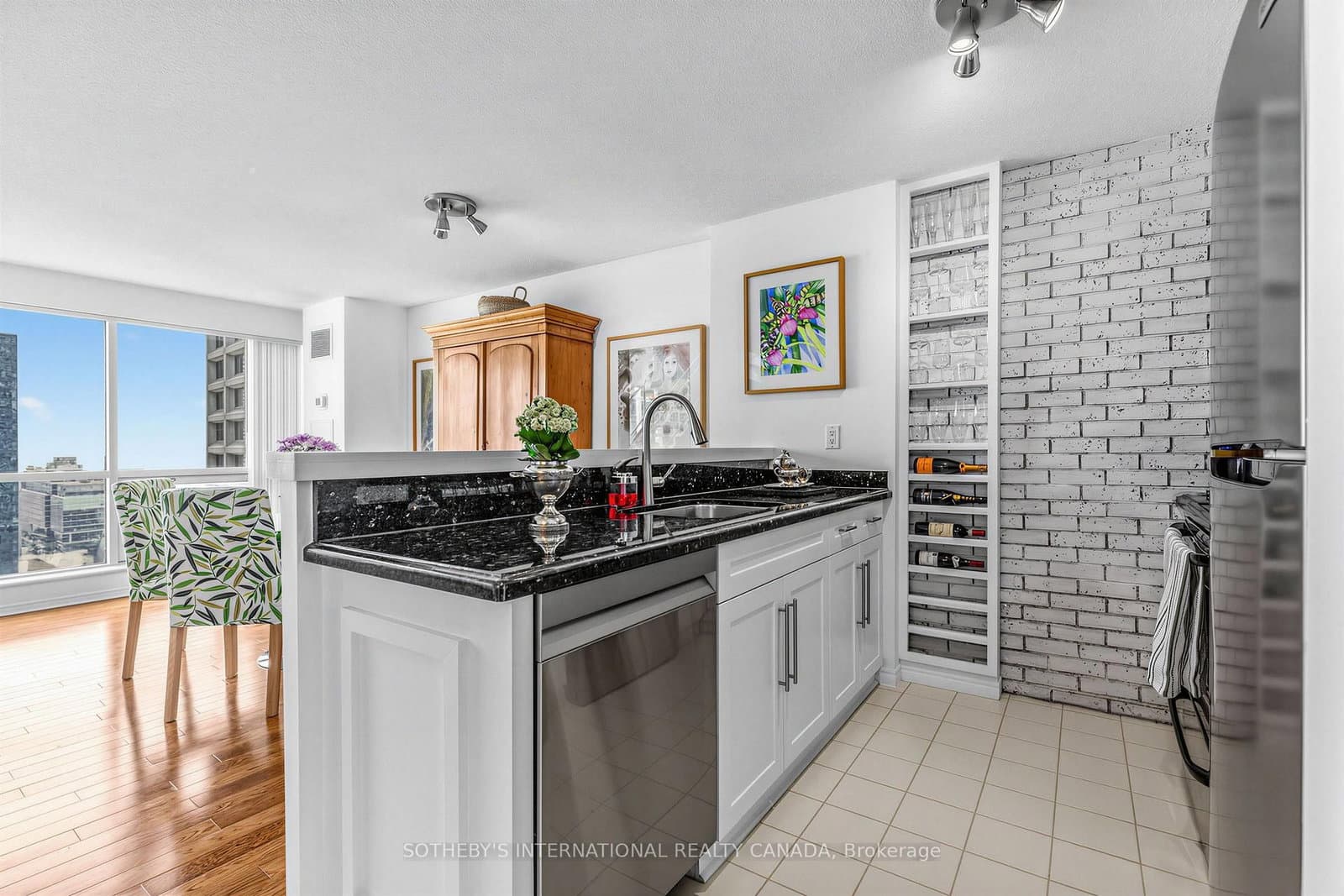 10 Yonge Street, Unit 2809 thumbnail 2