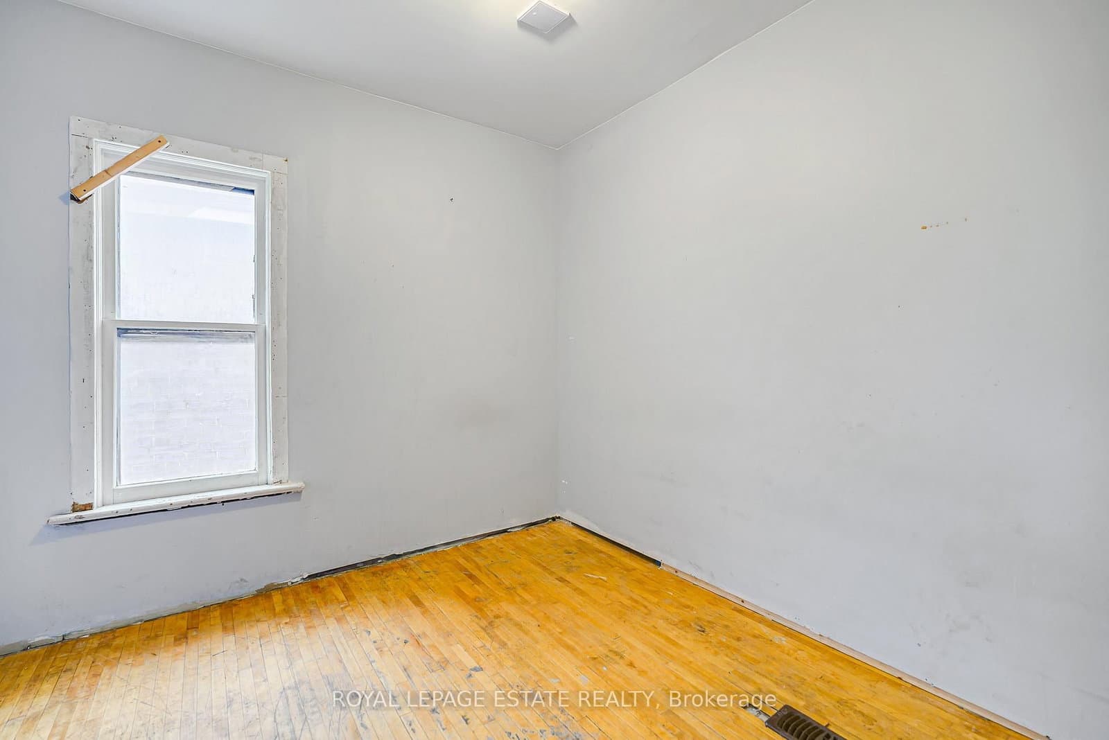 201 Christie Street thumbnail 16