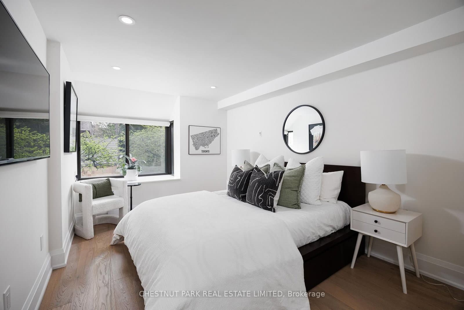 40 Oaklands Avenue, Unit 203 thumbnail 18