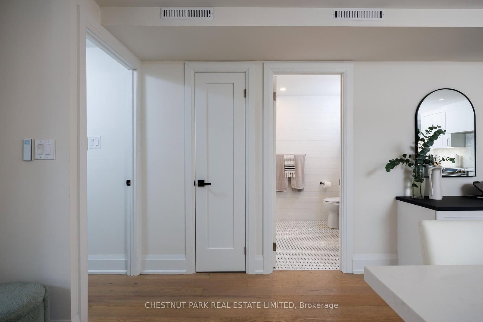 40 Oaklands Avenue, Unit 203 thumbnail 23