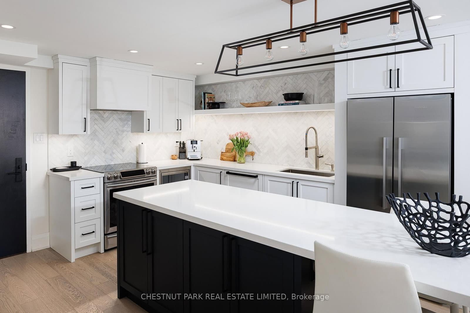 40 Oaklands Avenue, Unit 203 thumbnail 4