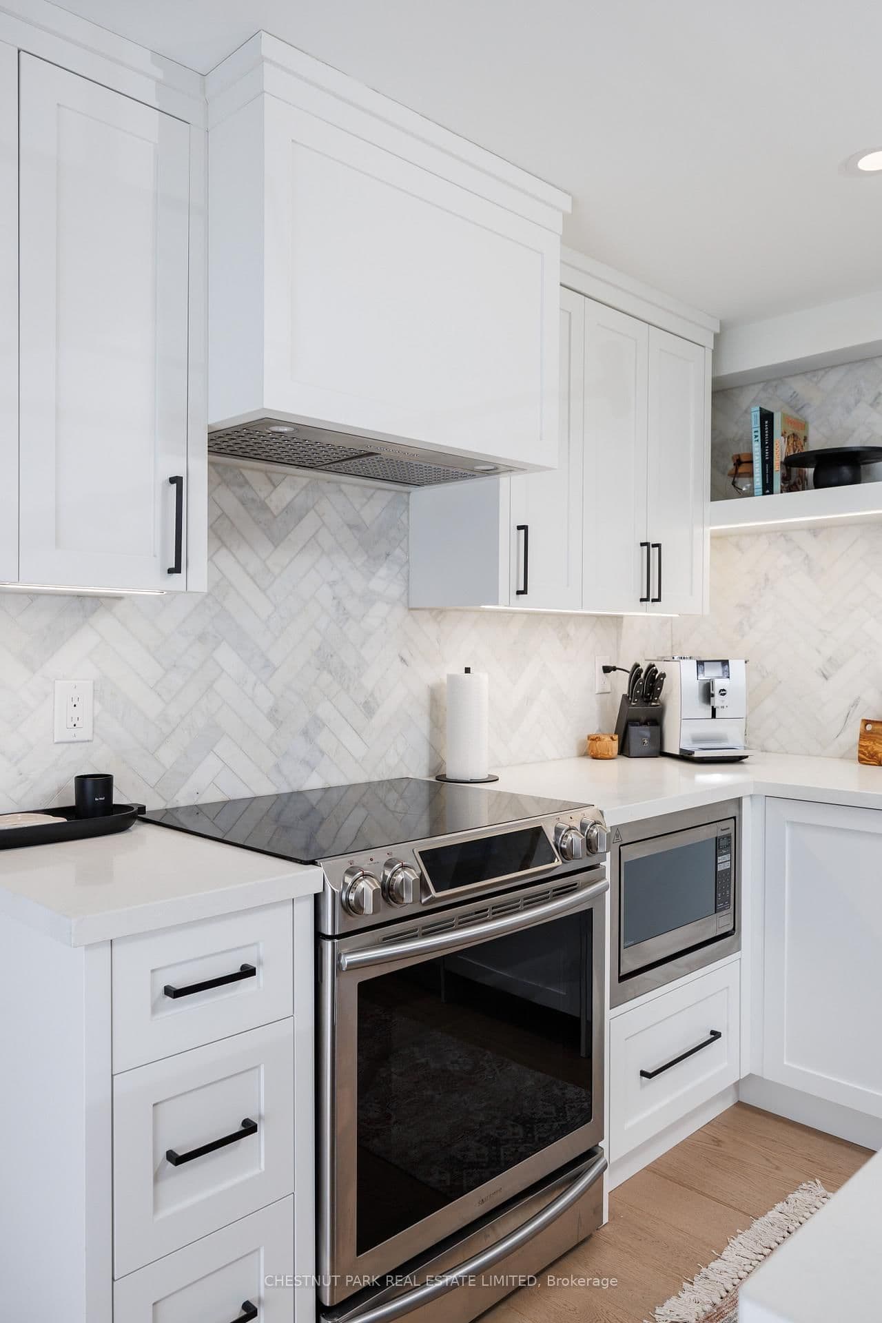 40 Oaklands Avenue, Unit 203 thumbnail 6