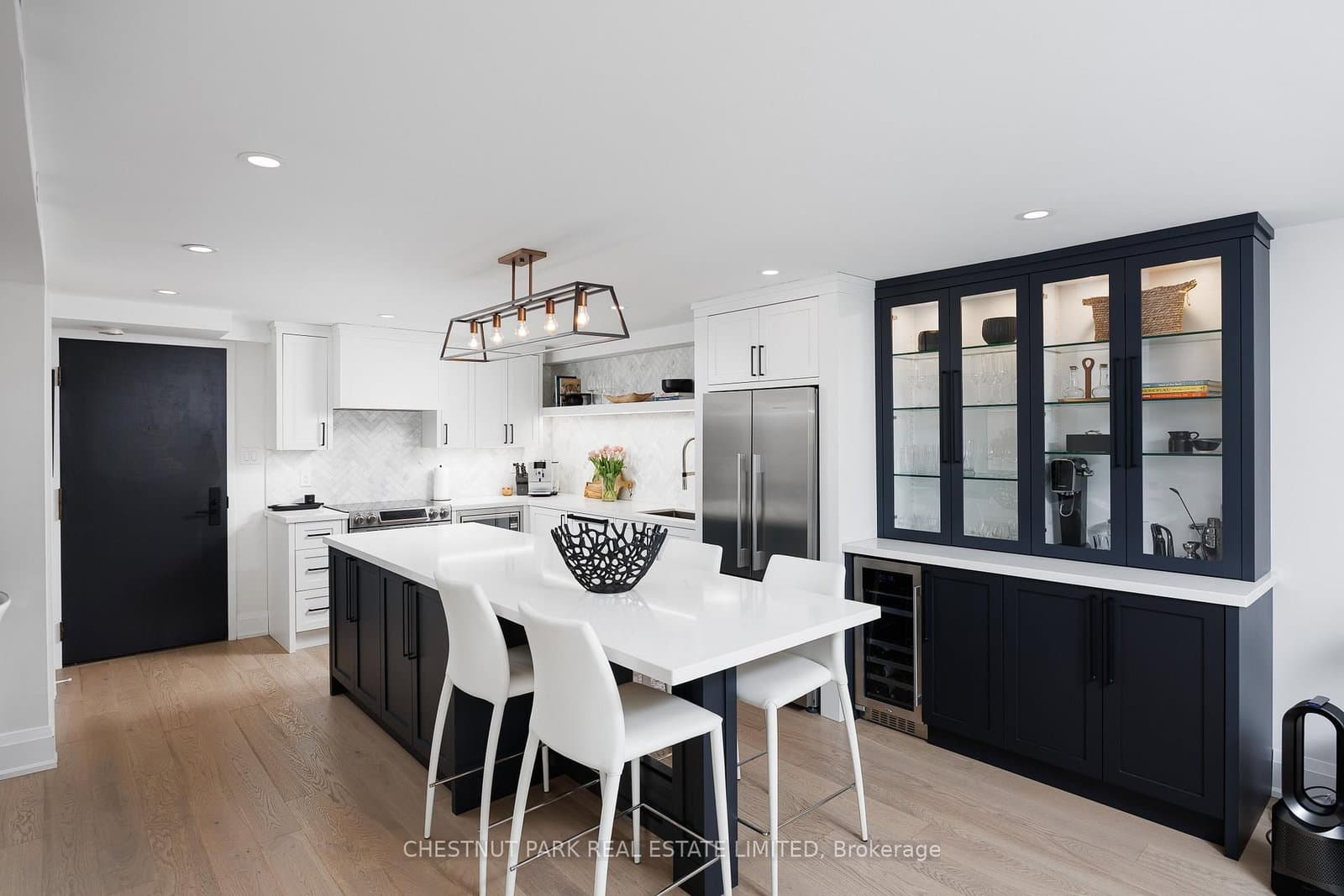 40 Oaklands Avenue, Unit 203 thumbnail 8