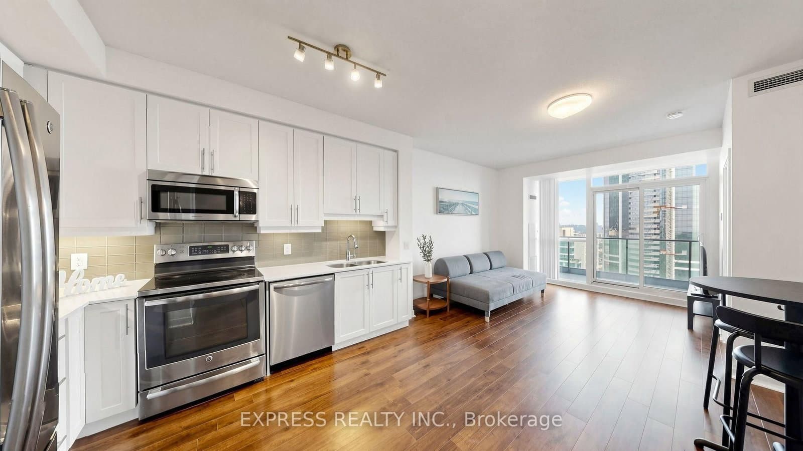 33 Bay Street, Unit 4207 thumbnail 11