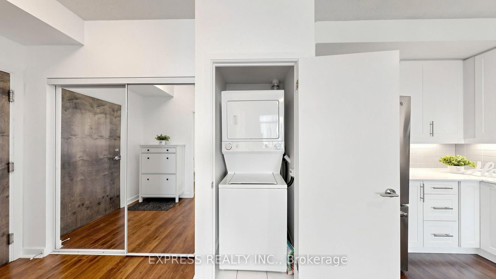 33 Bay Street, Unit 4207 thumbnail 21