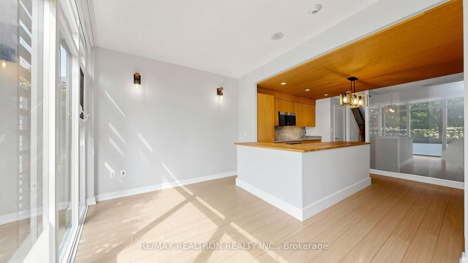 102 Fort York Boulevard thumbnail 12