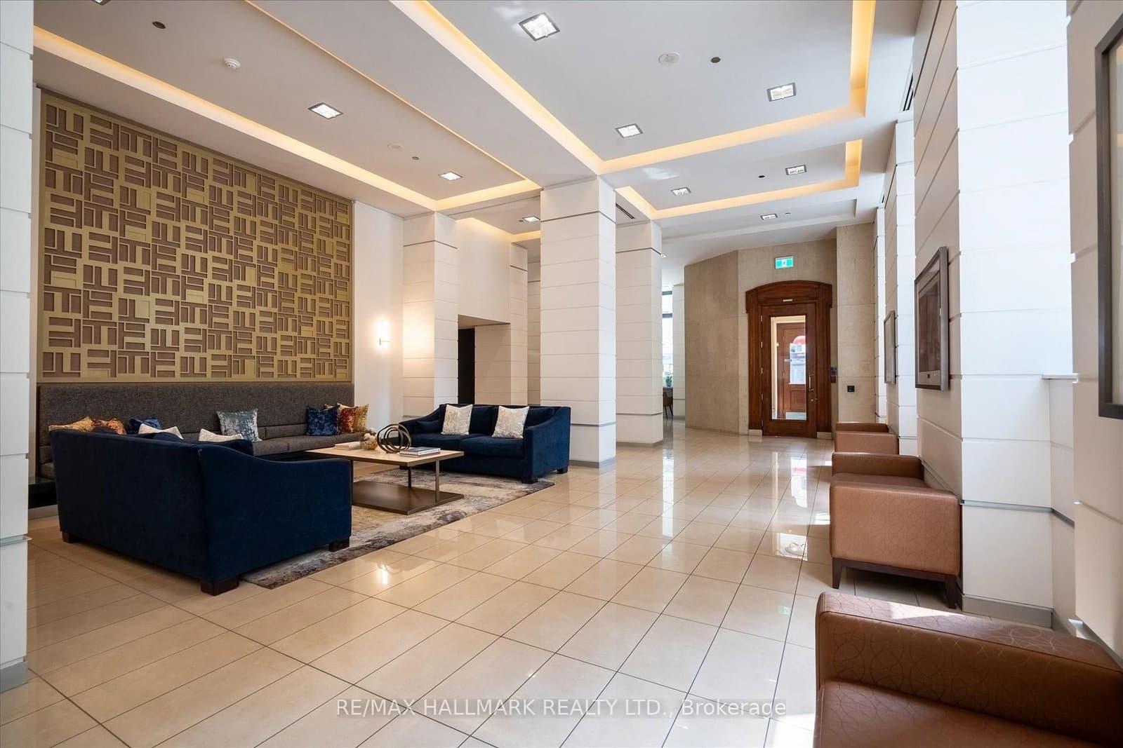 230 King Street E, Unit 706 thumbnail 3