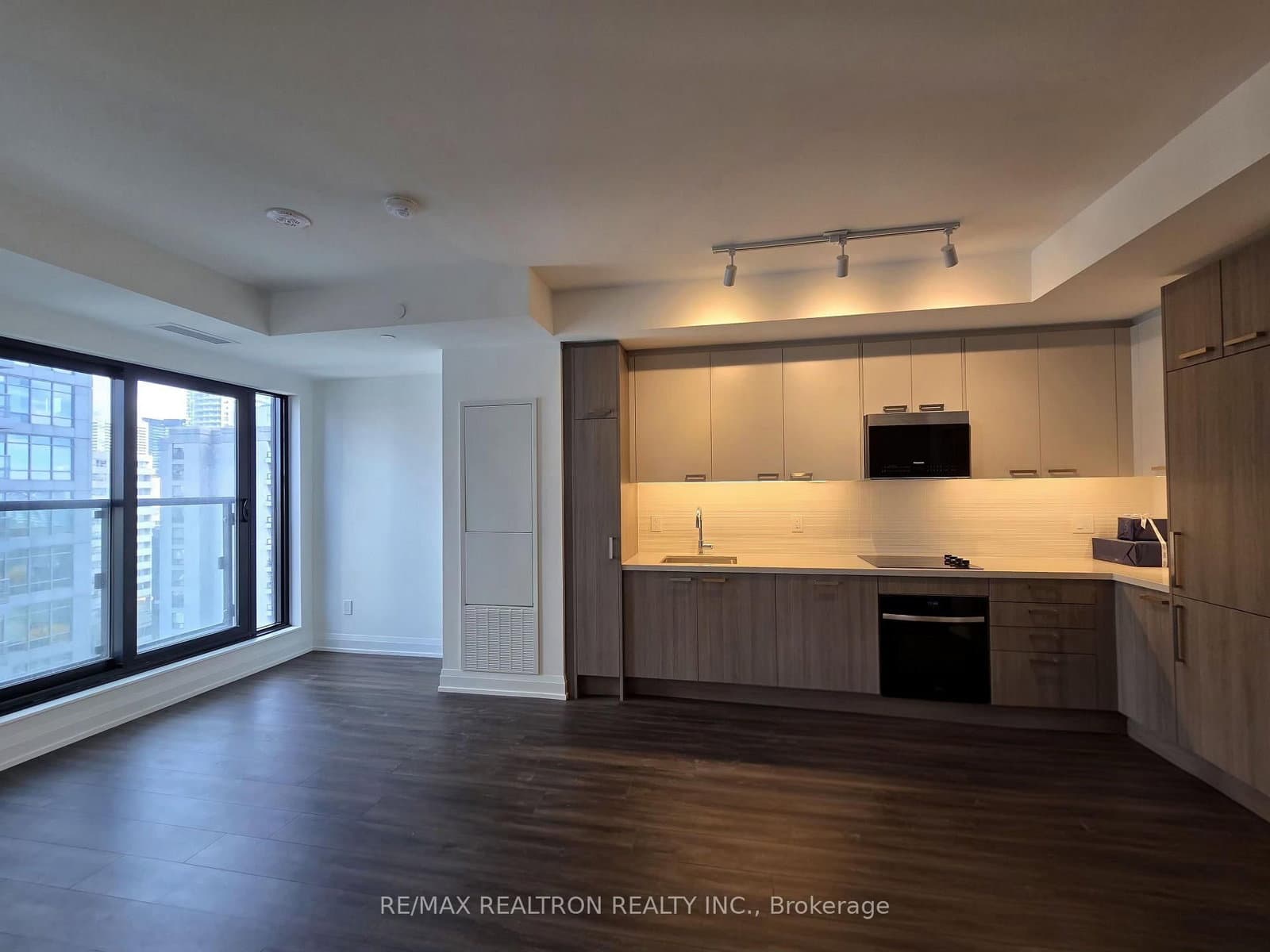 20 Soudan Avenue, Unit 1109 thumbnail 3