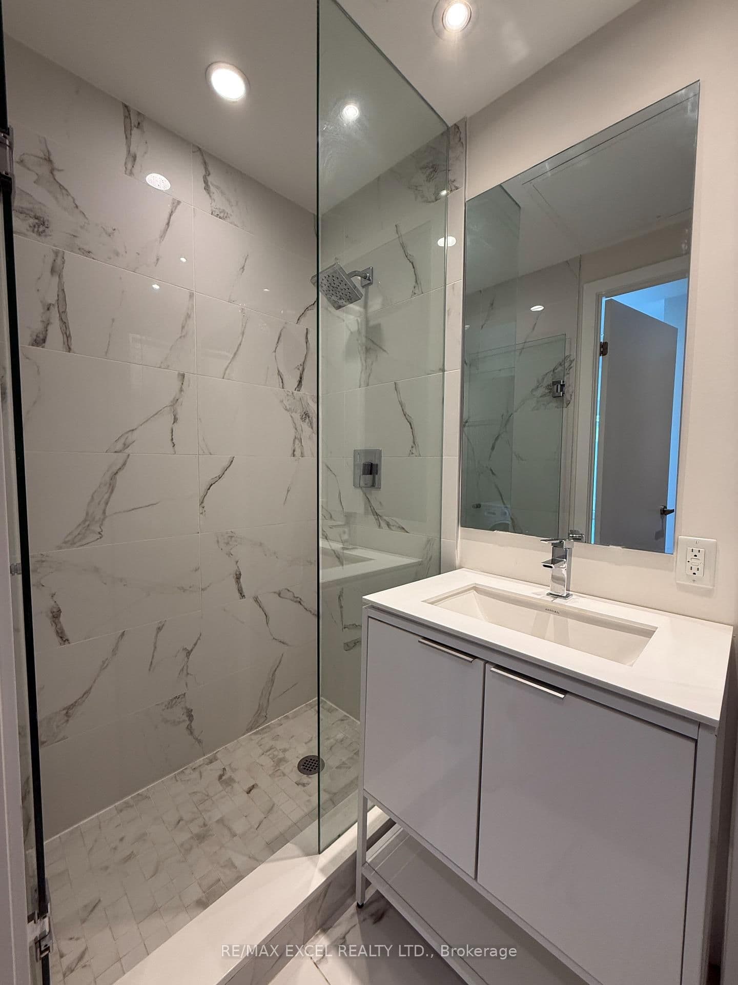 77 Shuter Street, Unit Ph02 thumbnail 10