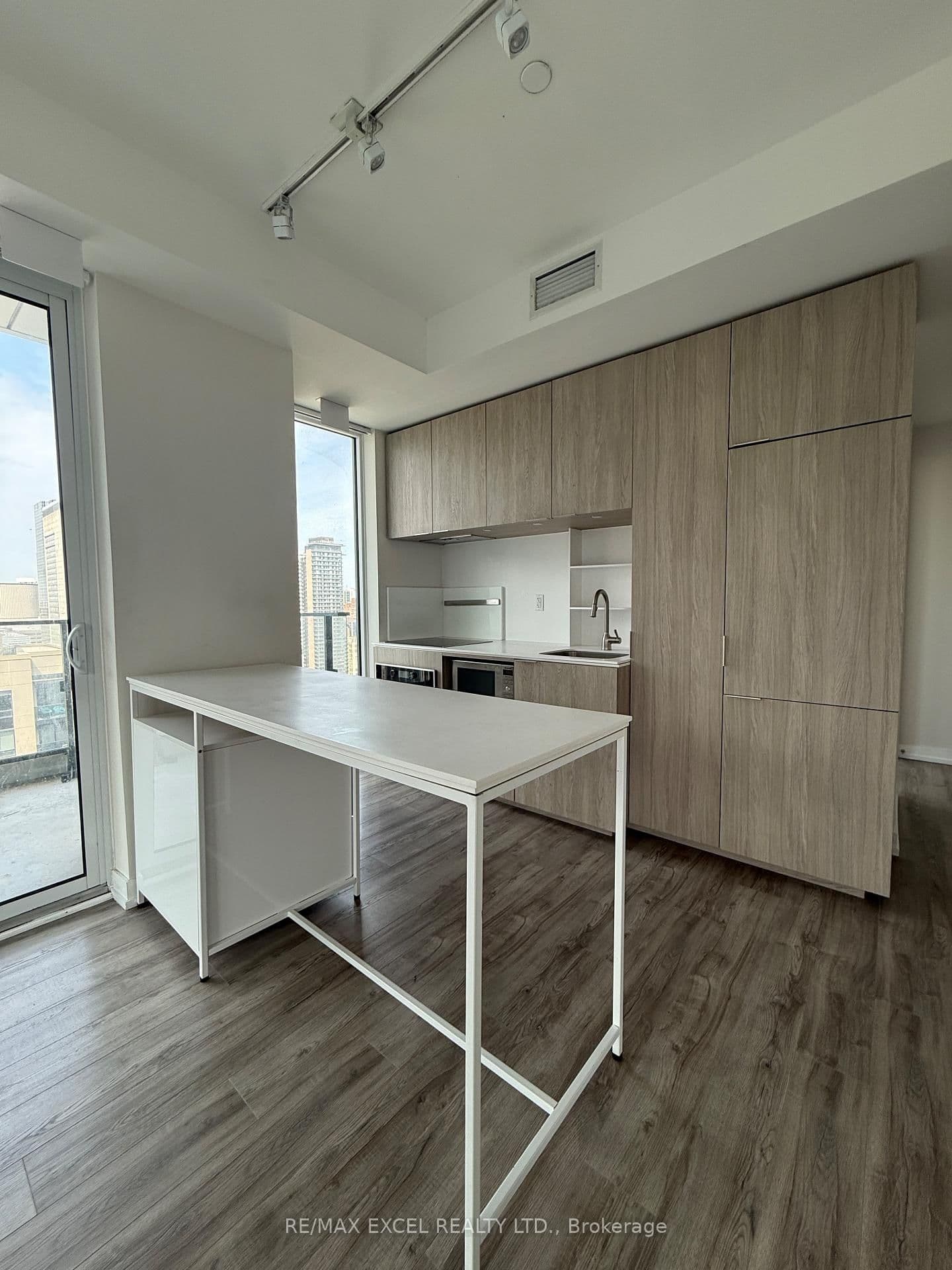77 Shuter Street, Unit Ph02 thumbnail 4