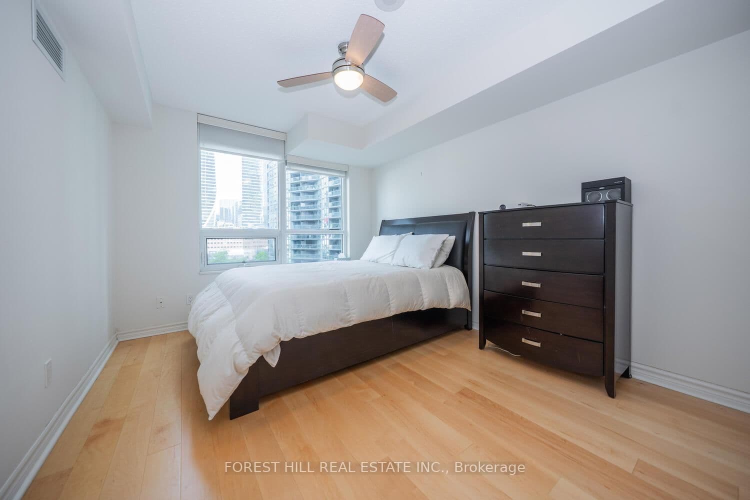 25 Lower Simcoe Street, Unit 1120 thumbnail 8