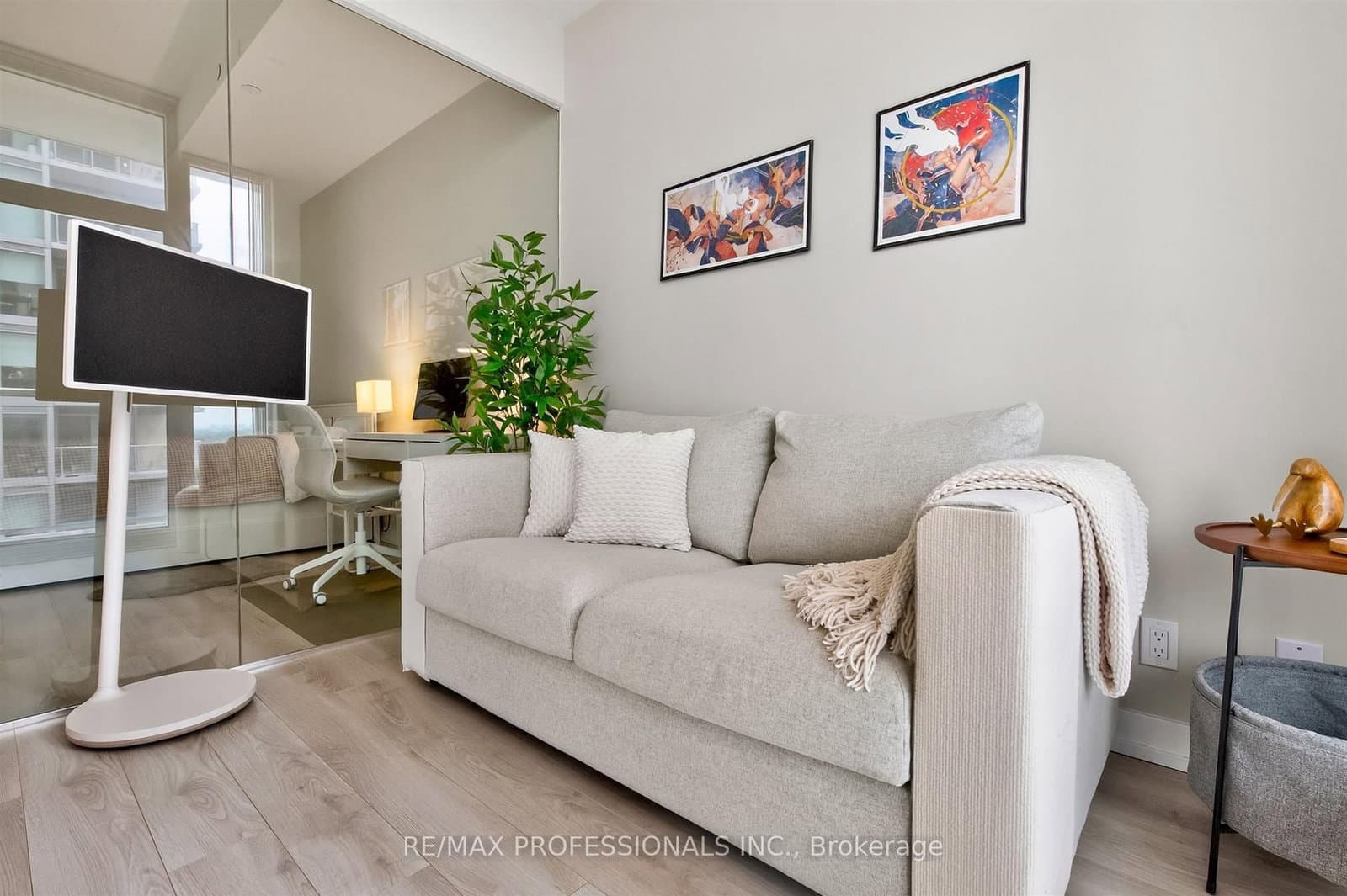 33 Helendale Avenue, Unit 1102 thumbnail 18