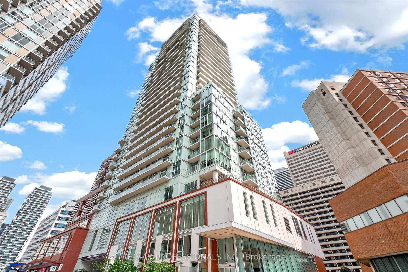 33 Helendale Avenue, Unit 1102 thumbnail 2