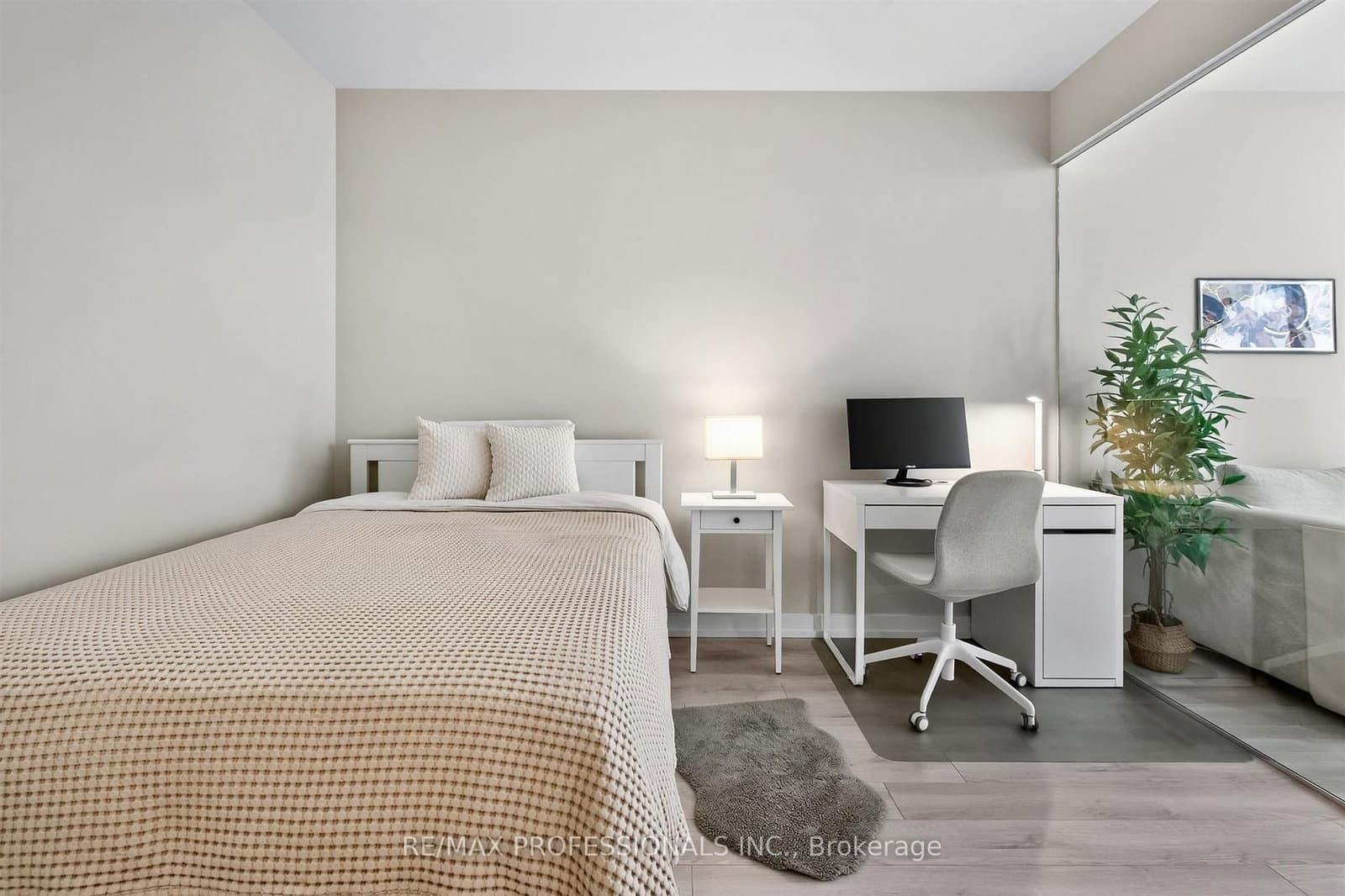 33 Helendale Avenue, Unit 1102 thumbnail 20