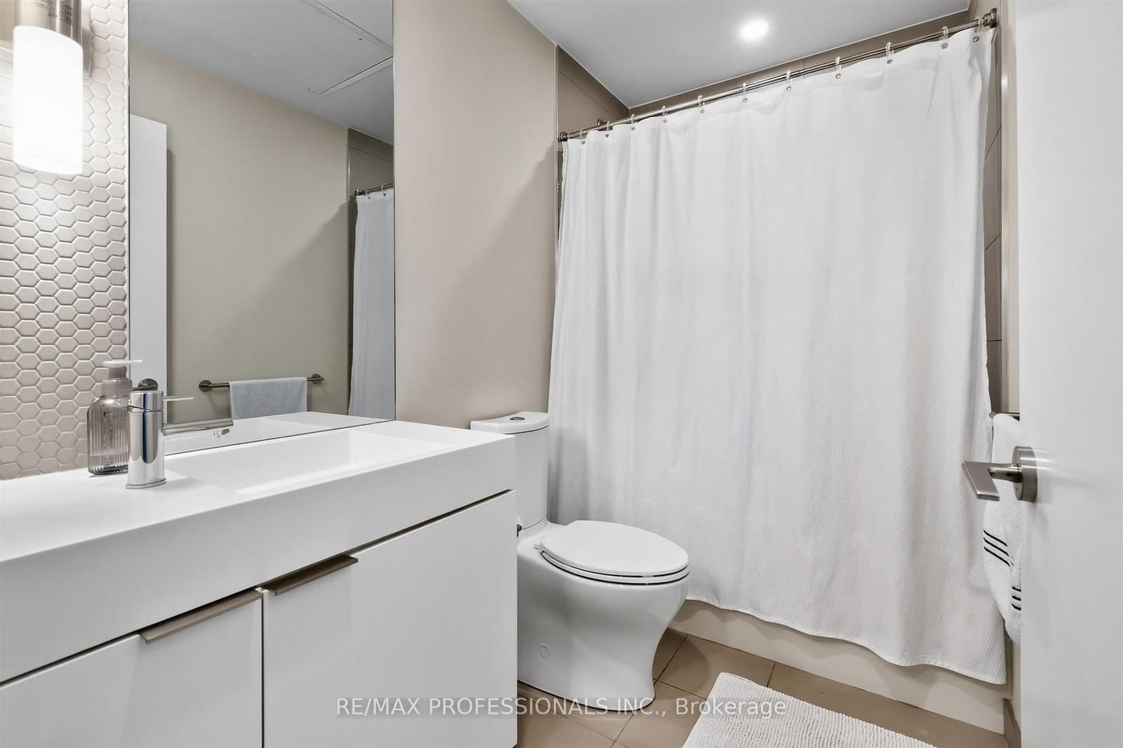 33 Helendale Avenue, Unit 1102 thumbnail 25