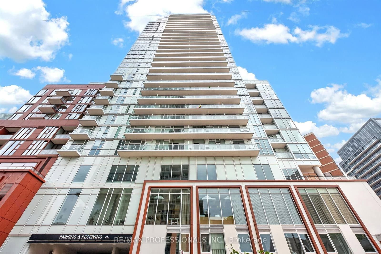 33 Helendale Avenue, Unit 1102 thumbnail 3
