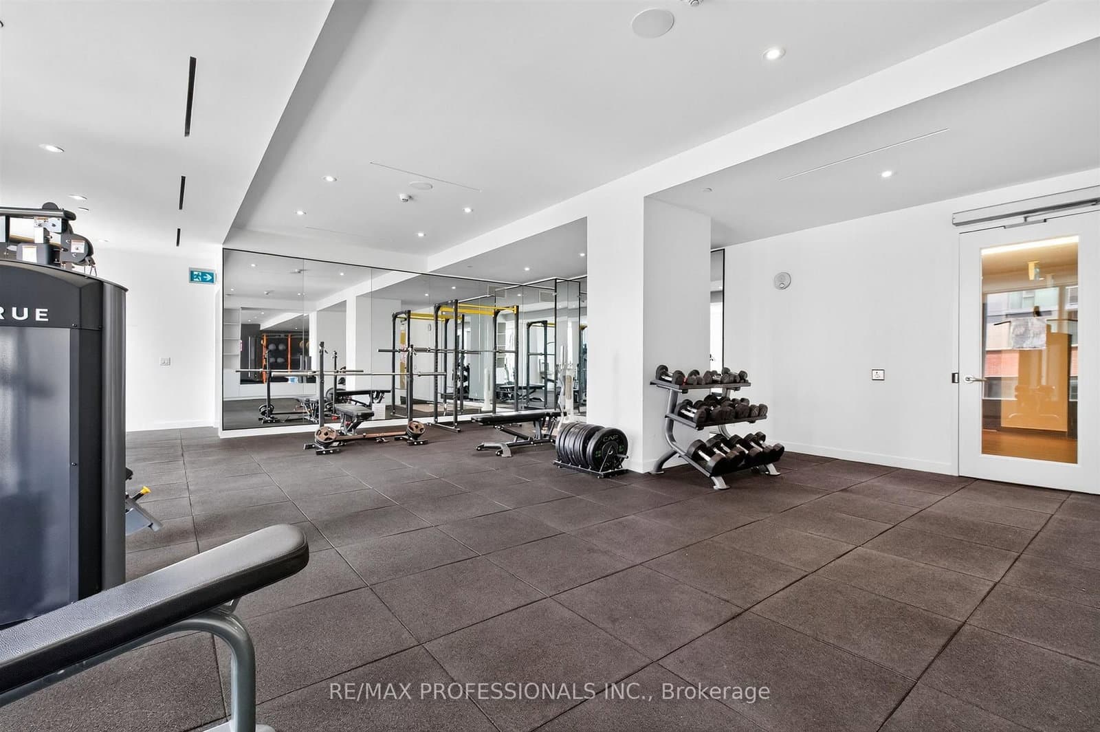 33 Helendale Avenue, Unit 1102 thumbnail 32