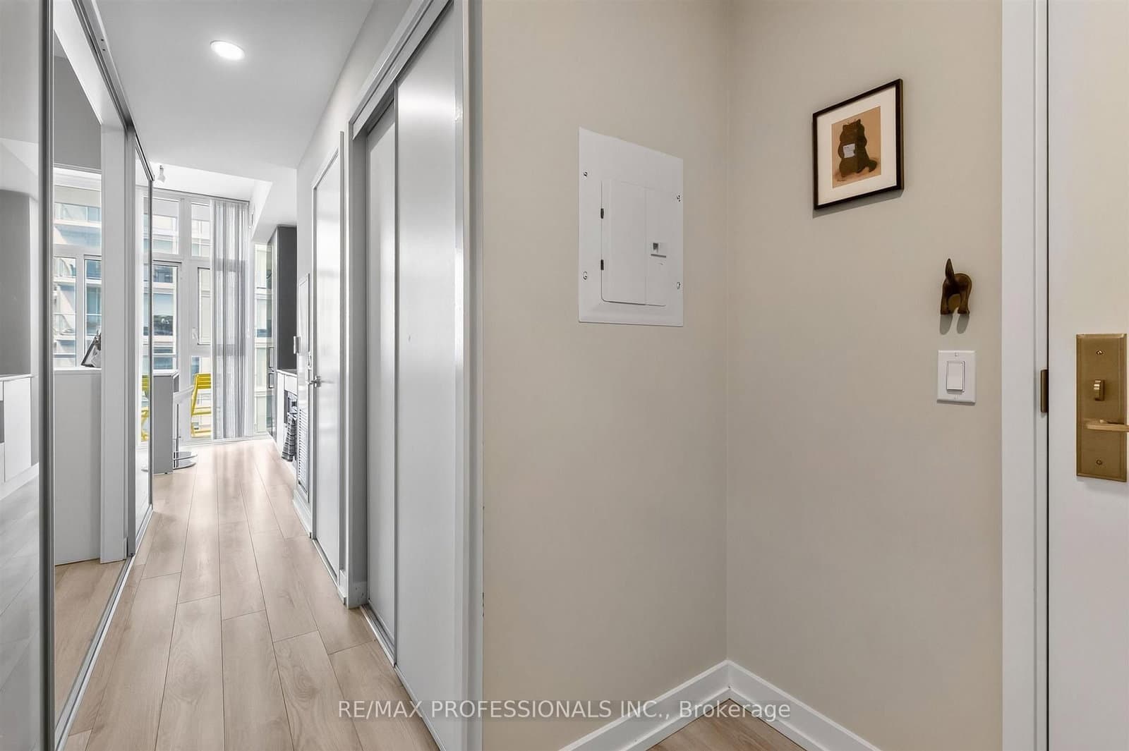 33 Helendale Avenue, Unit 1102 thumbnail 9